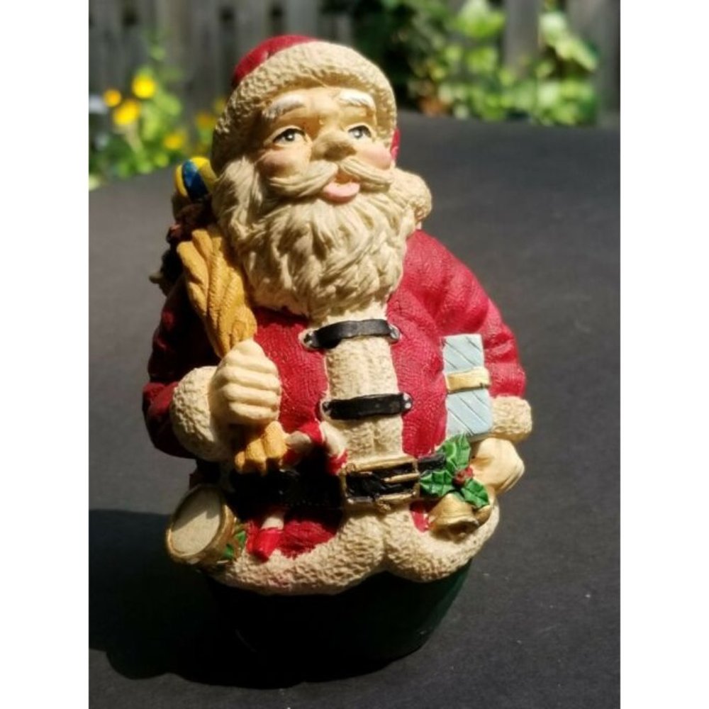 Windsor Collection Santa Figure